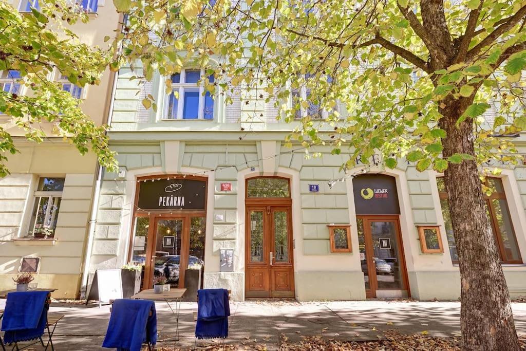 Appartamento Velky 3-Loznicovy Byt Praha 8 Karlin Esterno foto